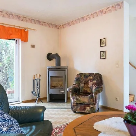 Holiday home In Kappe Mit Garten, Terrasse Und Grill Zehdenick